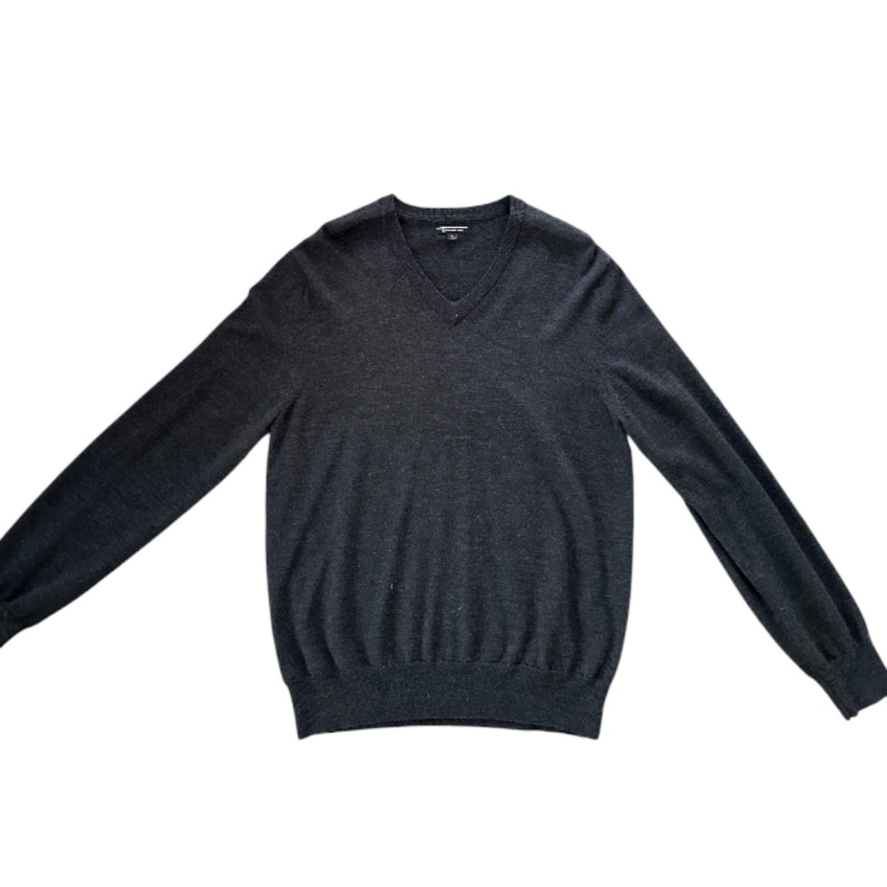 Express Men's Dark Grey 100% Merino Wool V-Neck Sweater Size M
